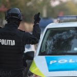 Doi adolescenți, arestați după ce au tâlhărit un bătrân de 76 de ani în propria locuință. Au furat peste 15.000 de lei
