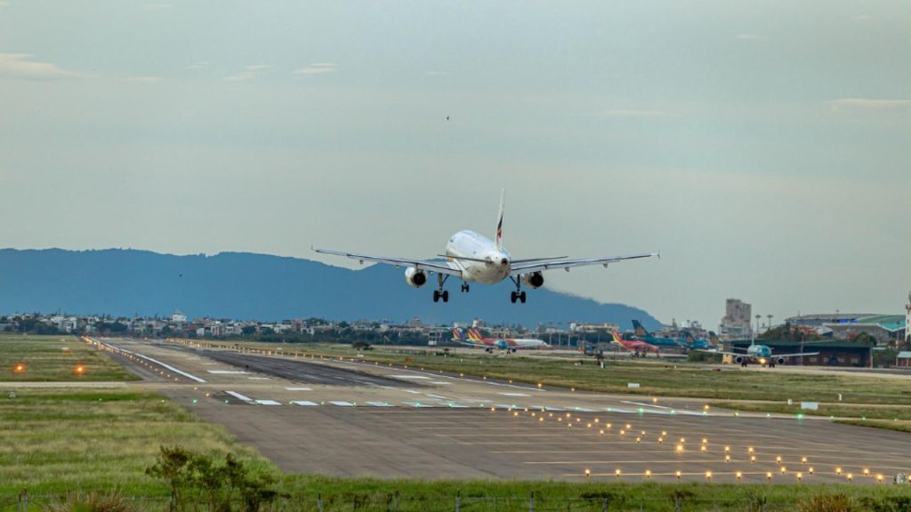 Unic în lume: un aeroport internațional a fost închis pentru câteva ore de rugăciuni