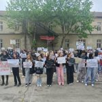 Situație revoltătoare la un liceu din Timişoara: închiriat ca spaţii pentru birouri şi hotel, cu cameră de masaj. Bărbați dezbrăcați, surprinși pe holuri de elevi