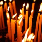 Tradiții, obiceiuri și superstiții în Joia Mare. Ce semnifică cele 12 lumânări aprinse în timpul Deniei