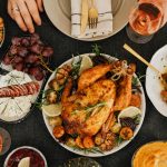 Cum evităm mâncatul în exces? Iată câteva reguli simple propuse de nutriționiști