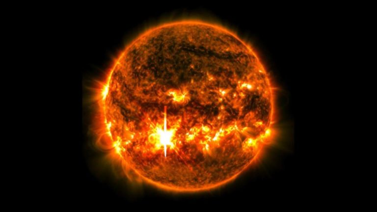O furtună geomagnetică lovește azi Pământul. În ce zone este vizibilă Aurora boreală?