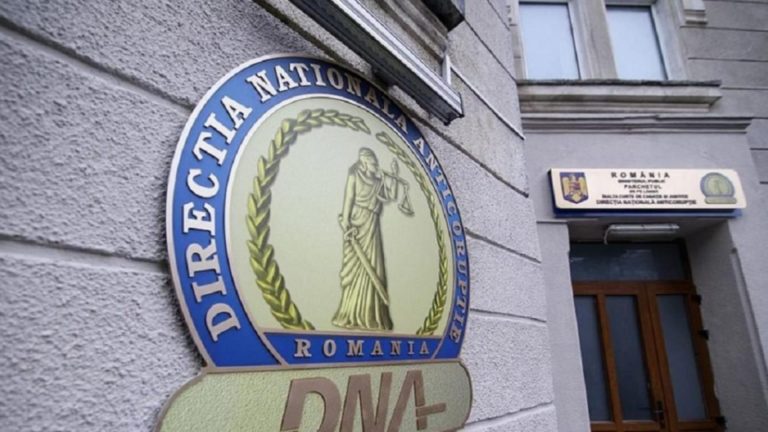 Șef de Direcție sanitar-veterinară, arestat de DNA pentru luare de mită