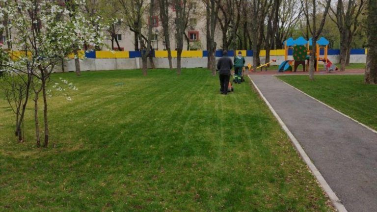 Miza pe spațiile verzi, în Sectorul 4