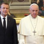 Emmanuel Macron va participa la înmormântarea Papei Francisc