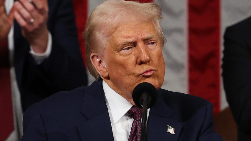 Răspunsul halucinant al lui Trump, după ce americanii se plâng că prețul ouălor a atins un preț astronomic