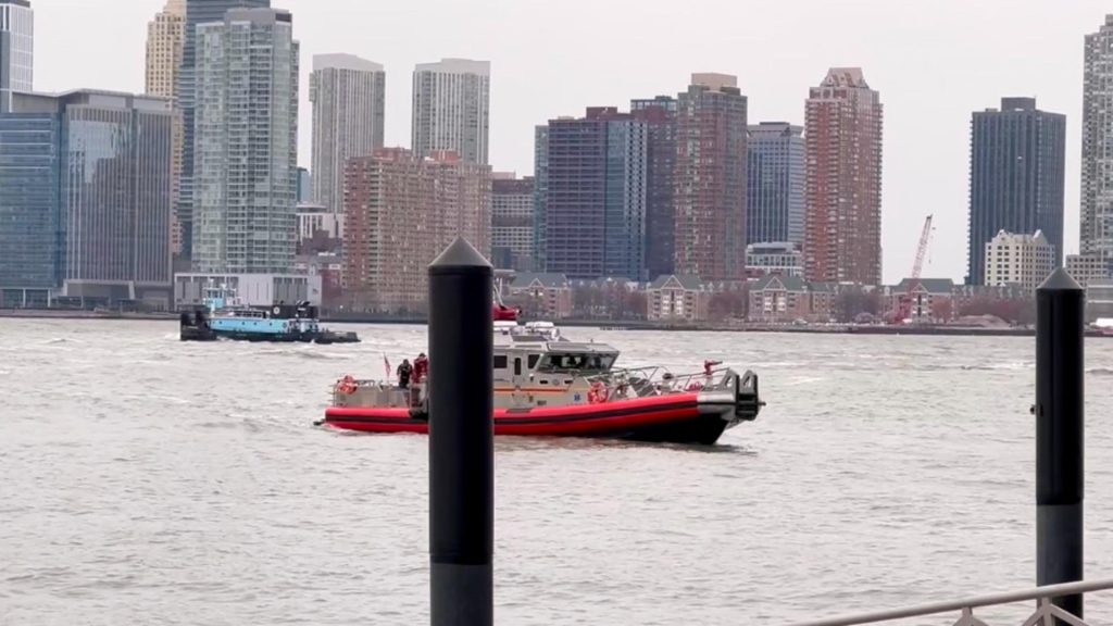 Un elicopter s-a prăbușit în fluviul Hudson la New York. Autoritățile raportează decese