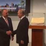 Controverse la vârf: gestul trimisului american înainte de întâlnirea cu Vladimir Putin a stârnit reacții puternice