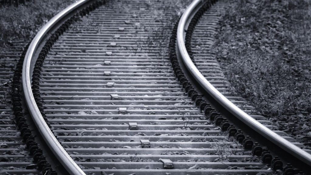 Trenul a plecat fără „naș”! Incident comic într-o gară din România – șeful de tren, uitat pe peron