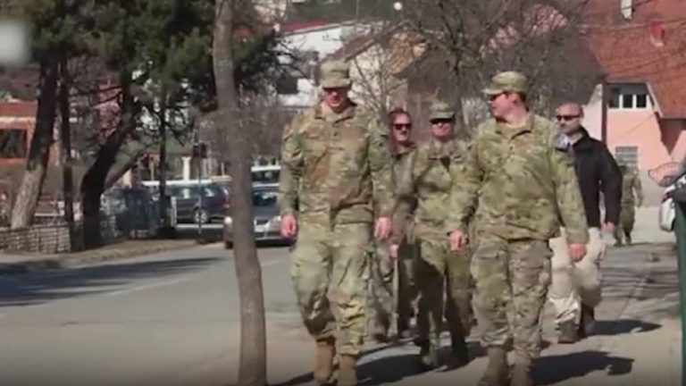 Rusia, acuzată de englezi că spionează NATO din Serbia