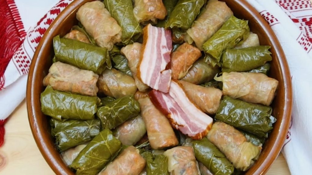 Care sunt proporțiile potrivite de ingrediente, pentru a prepara cele mai gustoase SARMALE pentru masa de Paște. Câtă carne trebuie să folosești la o cana de orez?