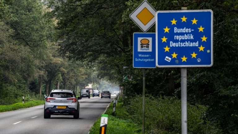Probleme pentru români în Schengen, în luna mai. Restricți drastice la granițele celei mai mari țări a Uniunii Europene