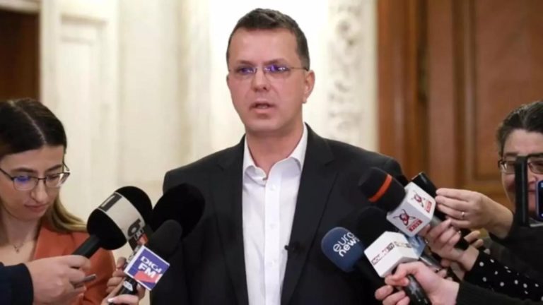 Reziștii anunță prima mișcare, după ce BEC le-a interzis să îl ajute pe Nicușor Dan în campanie. USR nu acceptă decizia