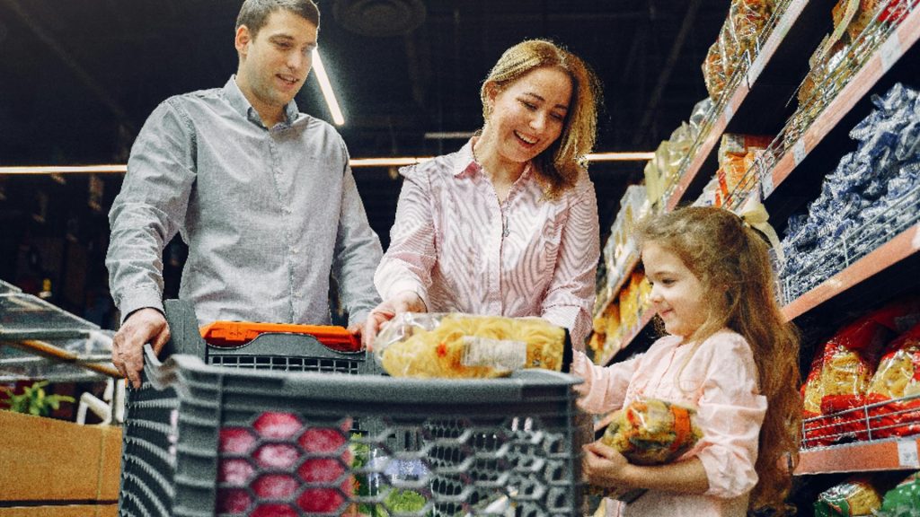 Cum trebuie să ne comportăm în centrele comerciale. Regula pe care toată lumea o încalcă. Sigur nu știai asta