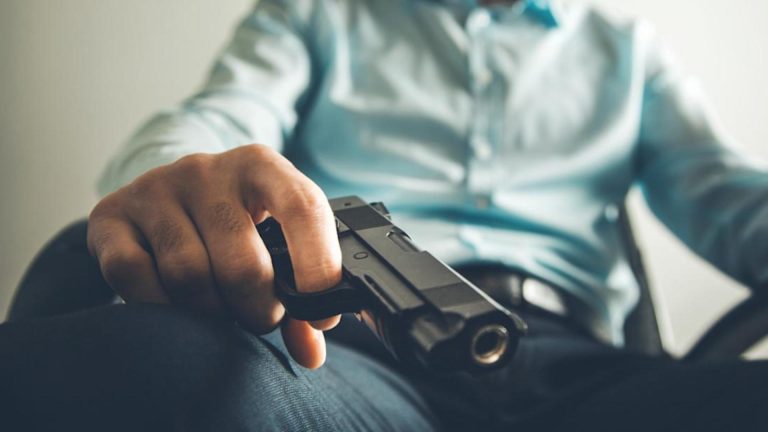 Un jandarm s-a sinucis chiar de Ziua Jandarmeriei. Bărbatul și-a tras un glonț în cap