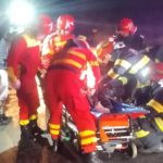 Urmărire cu final FATAL, în Caransebeș. O femeie care a dat o spargere s-a izbit în plin de un camion, după ce a trecut cu mașina peste un sistem SPIKE pus de polițiști