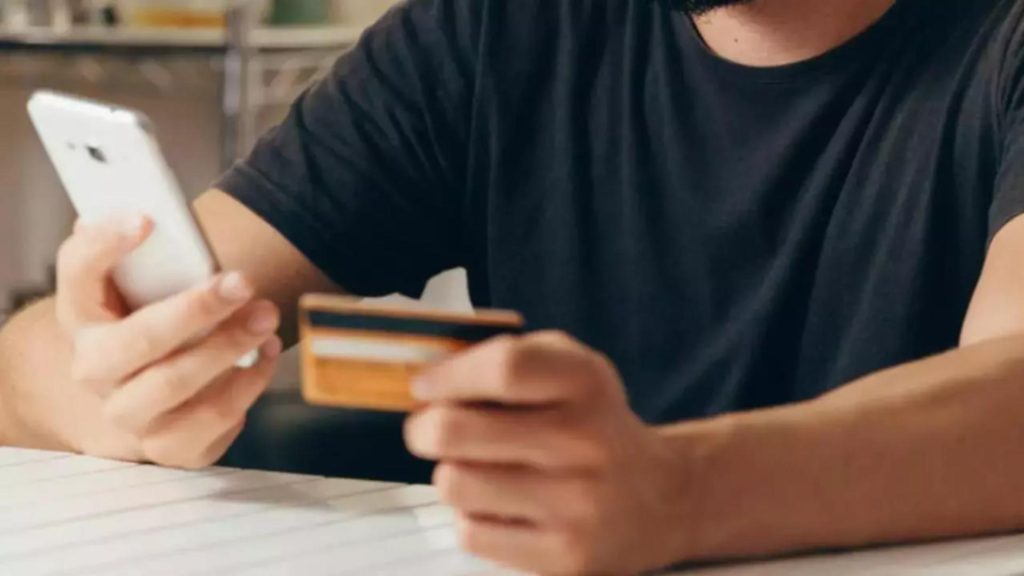 Nu activați această setare! Atât le trebuie hackerilor să intre pe telefon și să își facă de cap cu datele bancare