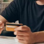 Nu activați această setare! Atât le trebuie hackerilor să intre pe telefon și să își facă de cap cu datele bancare