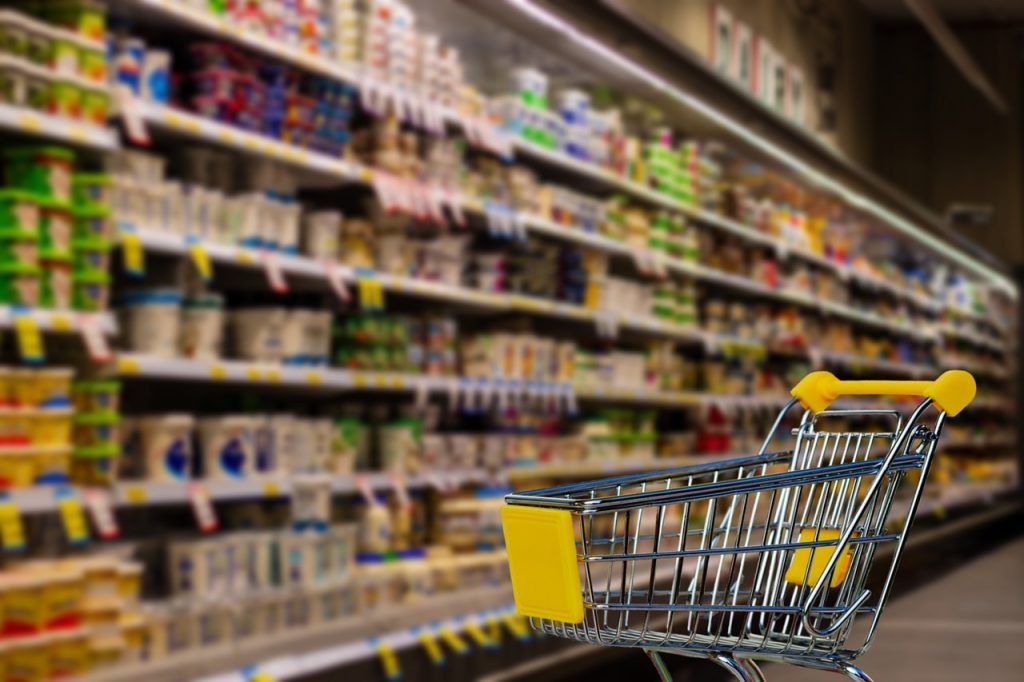 Programul supermarketurilor de Rusalii 2025: Ce opțiuni au românii în zilele de sărbătoare