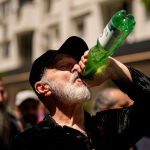 Gigi Becali, Apa Minerală și Marșul de Rusalii: O Analiză Detaliată a Simbolismului și Implicațiilor