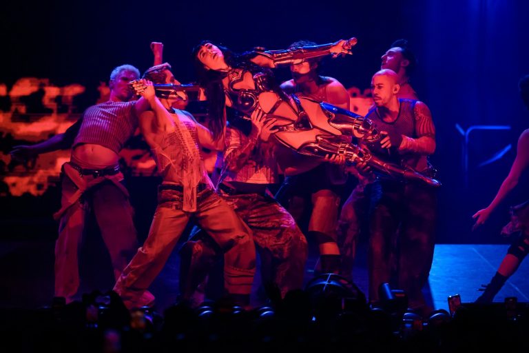 Katy Perry și incidentul de securitate de la Sydney: O analiză a riscurilor în industria muzicală