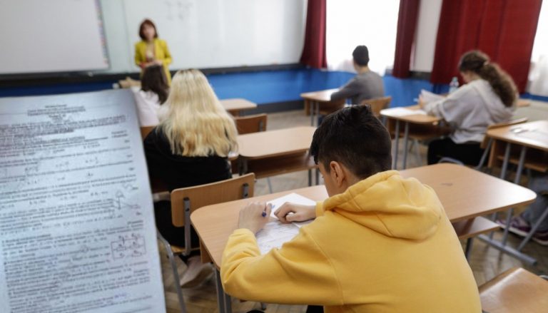 Bacalaureat 2025: Provocările examenului de fizică și impactul asupra elevilor