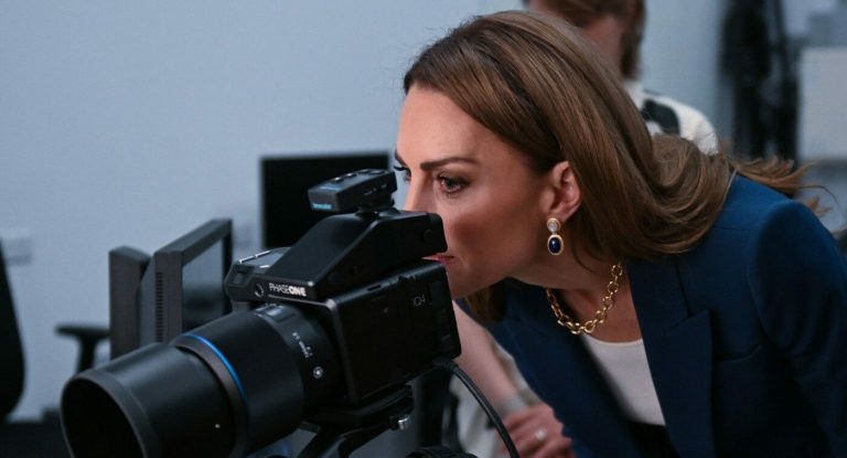 Bijuteriile Prințesei Kate: Între Eleganță și Impact Cultural