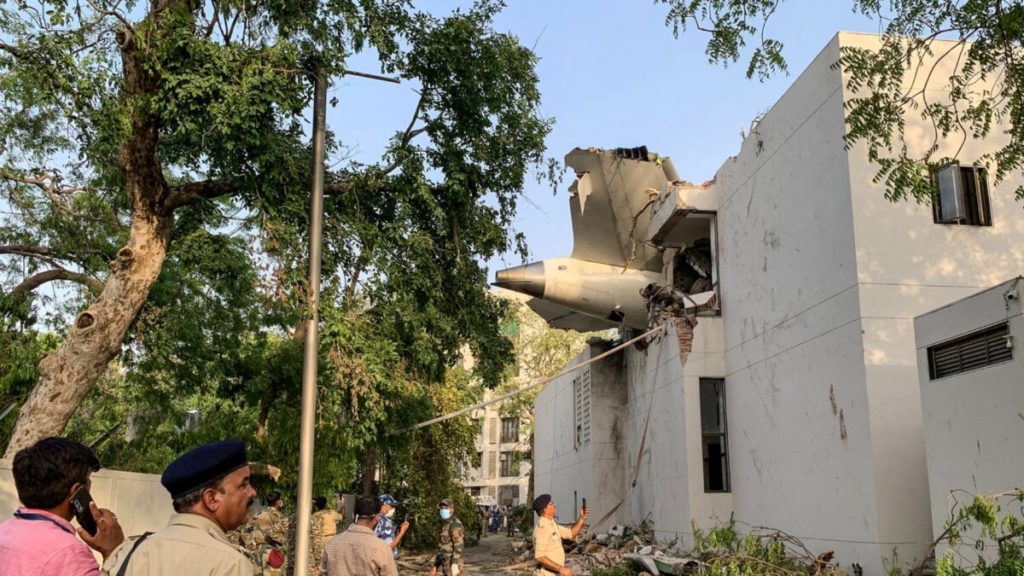 Miracolul supraviețuirii: Poveștile celor doi bărbați din accidentul aviatic Air India