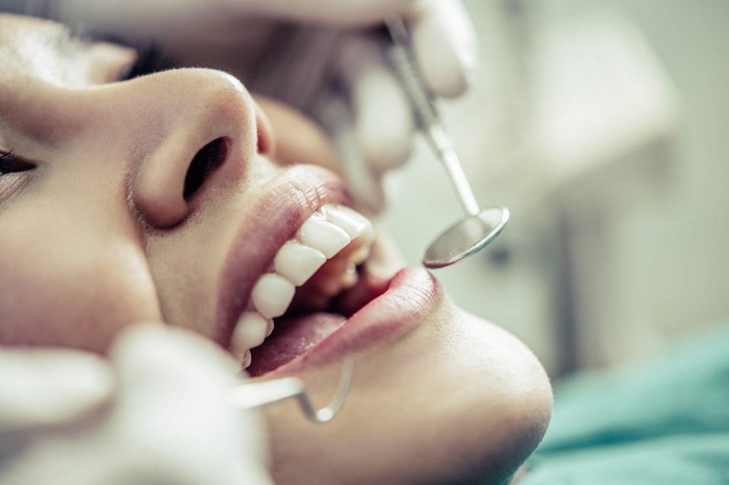 Semnele Ignorate ale Sănătății Dentare: Când Este Momentul Să Vizitezi Dentistul