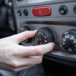 Metode Inovatoare de Combatere a Căldurii în Trafic: Cum Să Te Răcorești Fără Aer Condiționat