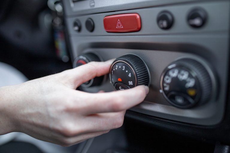 Metode Inovatoare de Combatere a Căldurii în Trafic: Cum Să Te Răcorești Fără Aer Condiționat