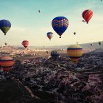 Tragedie în Cappadocia: Două baloane cu aer cald se prăbușesc, bilanț tragic de un mort și 31 răniți