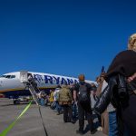 Ryanair impune amenzi drastice pentru pasagerii indisciplinați: Măsuri în fața comportamentului perturbator