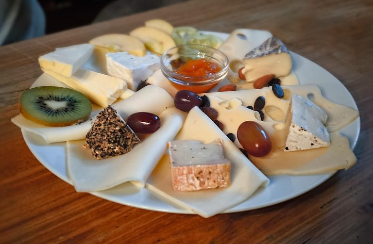 Analiza detaliată a brânzei topite „La Vache qui rit”: Aditivi vs. ingrediente naturale