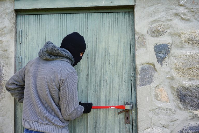 Un Român și Țeapa Vieții în Grecia: O Poveste de Jaf și Neputință