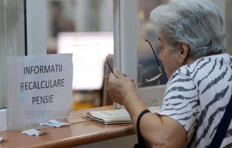 Vești pozitive pentru pensionarii români: Pensiile din iulie 2025 vor fi plătite mai devreme și cu sume suplimentare