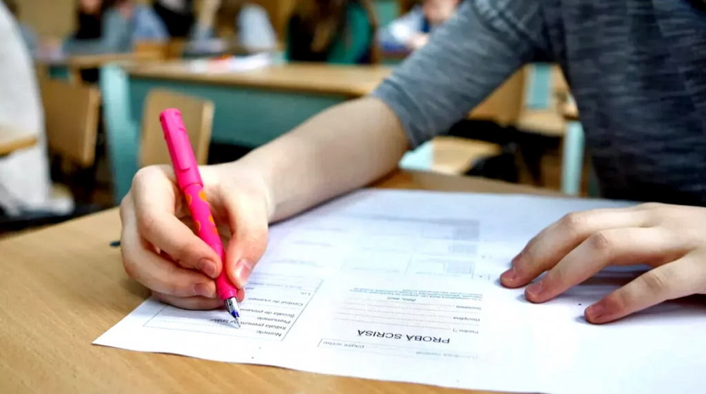 Controversa Bacalaureatului: Dreptate pentru o Elevă din Mehedinți în Fața Sistemului Educațional