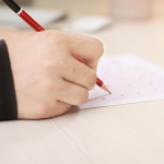 Evaluarea Națională 2023: O privire amuzantă asupra perlelor de la Capacitate și implicațiile lor educaționale