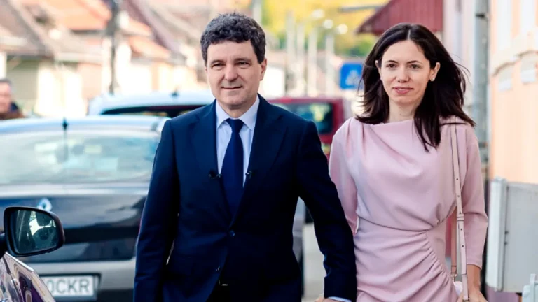 Nunta Prezidențială: Nicușor Dan și Mirabela Grădinaru - O Analiză a Contextului și Implicațiilor