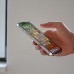 Ce înseamnă, de fapt, să îți ții telefonul pe silent: Analiza impactului asupra relațiilor și sănătății mintale