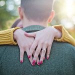 Relații în Umbră: Fostul Soț al Prezentatoarei TV și Concurenta din Mireasa - O Poveste de Dragoste în Showbiz-ul Românesc