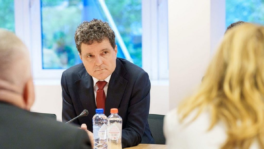 Nicușor Dan și Impactul Finanțării Campaniilor Electorale: O Analiză Detaliată a Sumei de 12 Milioane de Euro