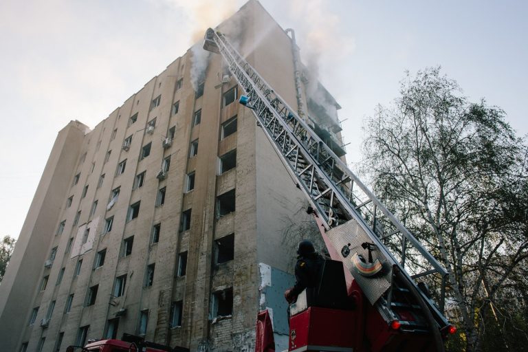 Atacurile rusești din Ucraina: O tragedie umană și o escaladare a conflictului