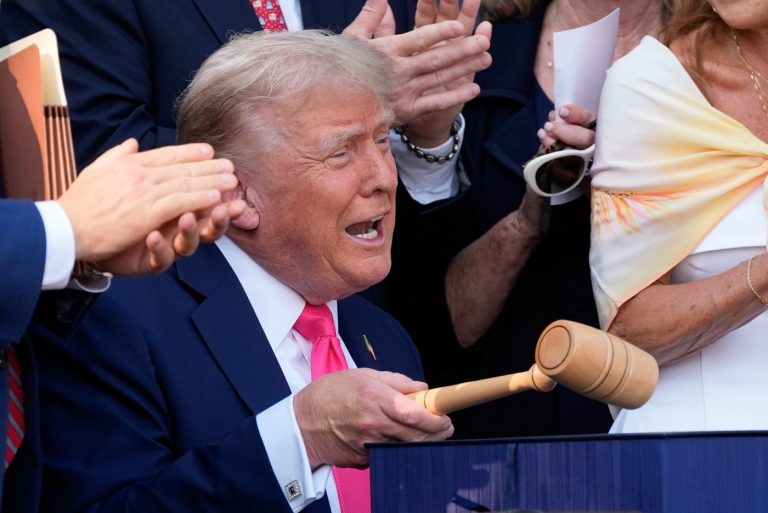 Conflictul dintre Donald Trump și Elon Musk: O analiză profundă a tensiunilor politice și economice