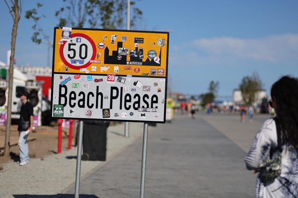 Festivalul Beach, Please!: O analiză a prețurilor și impactului cultural pe litoralul românesc
