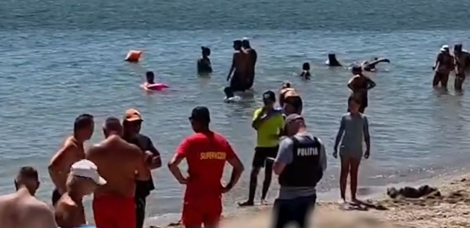 Tragedie pe litoralul românesc: Moartea unui surfer în stațiunea 2 Mai și impactul acesteia asupra turismului estival