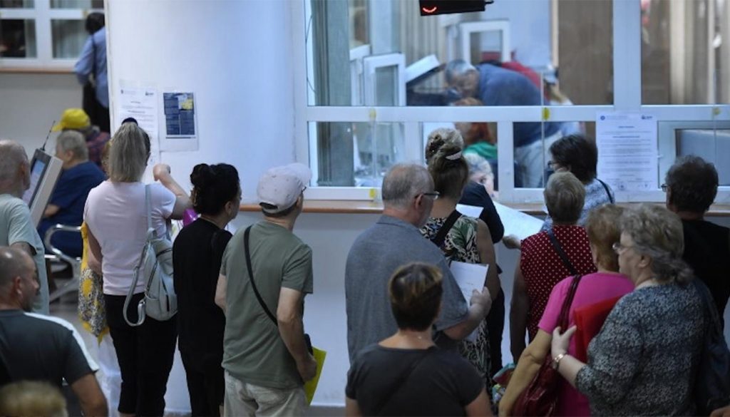 Impactul măsurilor de austeritate asupra pensionarilor români: Ce înseamnă tăierea pensiilor începând cu 2025?
