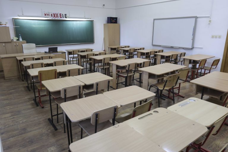 Liceele din România: Oportunități pentru Elevii care Nu au Promovat Evaluarea Națională