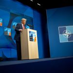 Strategia militară a lui Donald Trump: Implicații și perspective asupra livrărilor de arme în contextul războiului din Ucraina