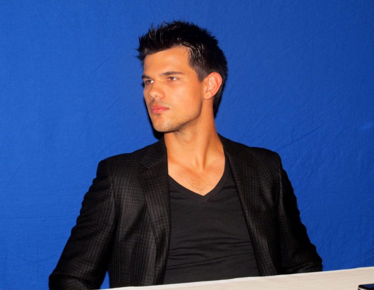 Evoluția carierei lui Taylor Lautner: De la fenomenul Twilight la viața de zi cu zi